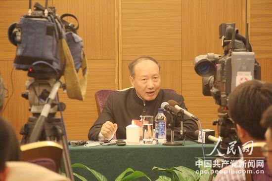 十八大代表、海航集團董事長陳峰在十八大新聞中心接受媒體採訪