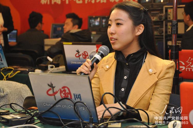 中国网记者提问。人民网 张启川摄