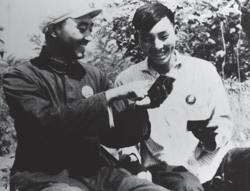 20世紀60年代的青年吳金印（左一為吳金印）