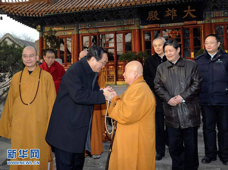 1月21至23日，中共中央政治局常委俞正聲走訪在京的全國性宗教團體，向全國宗教界人士致以新春祝福。這是1月21日，俞正聲走訪中國佛教協會。新華社記者 饒愛民 攝