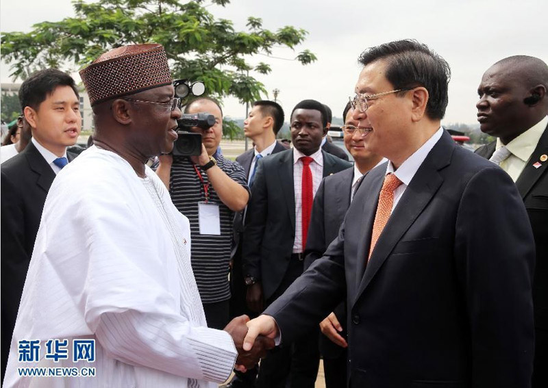 9月18日，全國人大常委會委員長張德江在阿布賈與尼日利亞參議長馬克舉行會談。 新華社記者 姚大偉攝