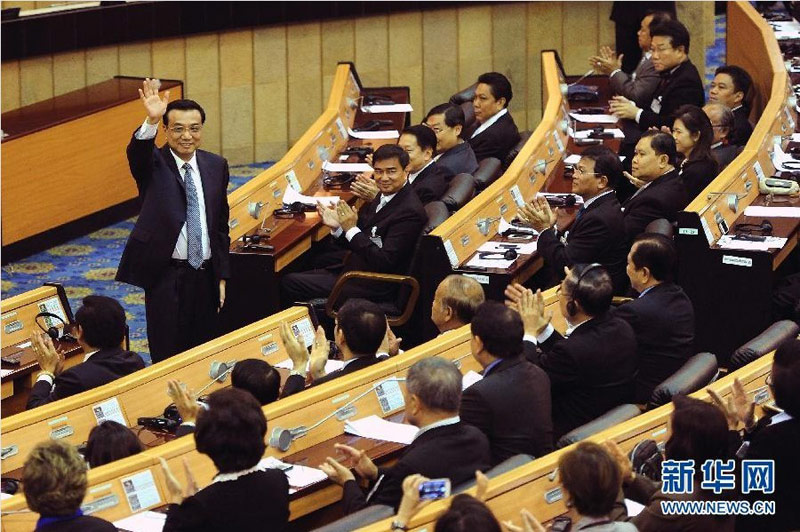10月11日，中國國務院總理李克強在泰國國會發表題為《讓中泰友好之花結出新碩果》的演講。 新華社記者劉建生攝