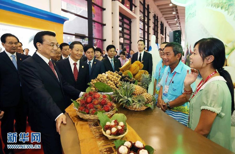 9月3日，中共中央政治局常委、國務院總理李克強在南寧參觀中國－東盟博覽會展館。 新華社記者 姚大偉 攝