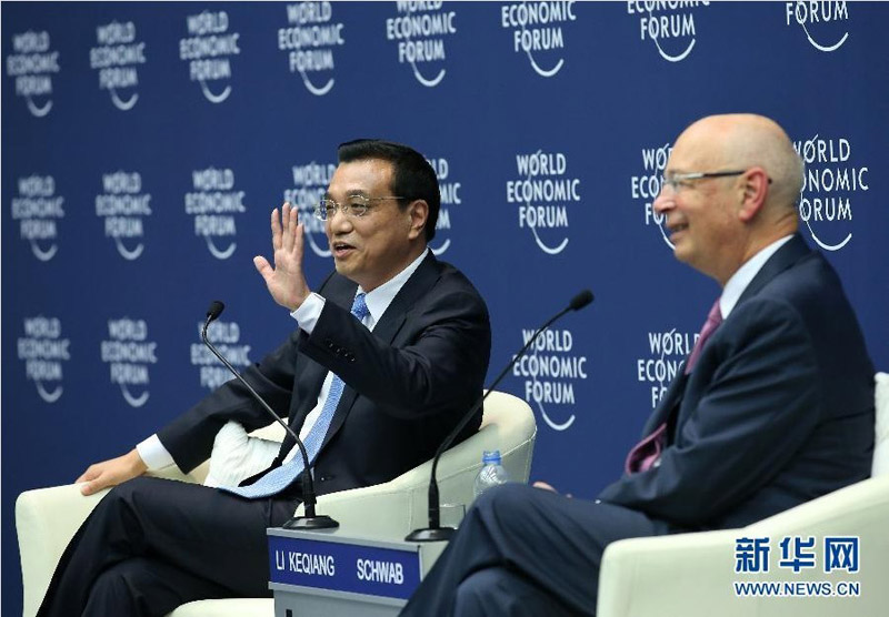 9月10日，國務院總理李克強在大連同出席第七屆夏季達沃斯論壇的中外企業家代表舉行對話交流。 新華社記者 龐興雷 攝