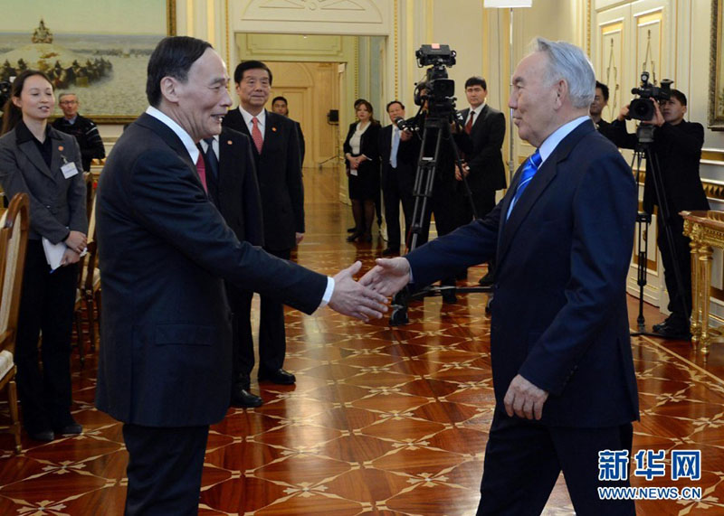 12月7日，哈薩克斯坦總統納扎爾巴耶夫在阿斯塔納會見國務院副總理王岐山。 新華社記者張鐸攝