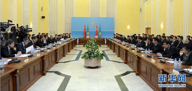 12月8日，中國和哈薩克斯坦合作委員會第六次會議在阿斯塔納舉行。會議由委員會雙方主席國務院副總理王岐山和哈薩克斯坦副總理克林別托夫共同主持。新華社記者 張鐸 攝
