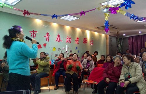 圖：組織老人舉辦“社區好聲音”比賽