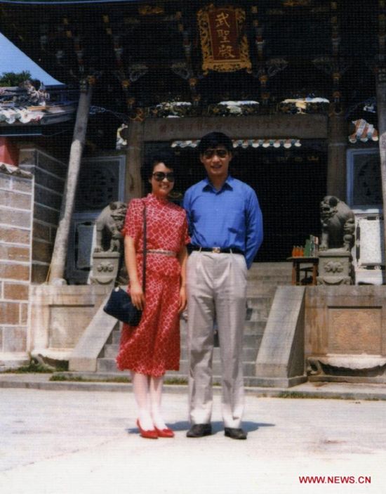 1987年，習近平和妻子彭麗媛在福建東山島。
