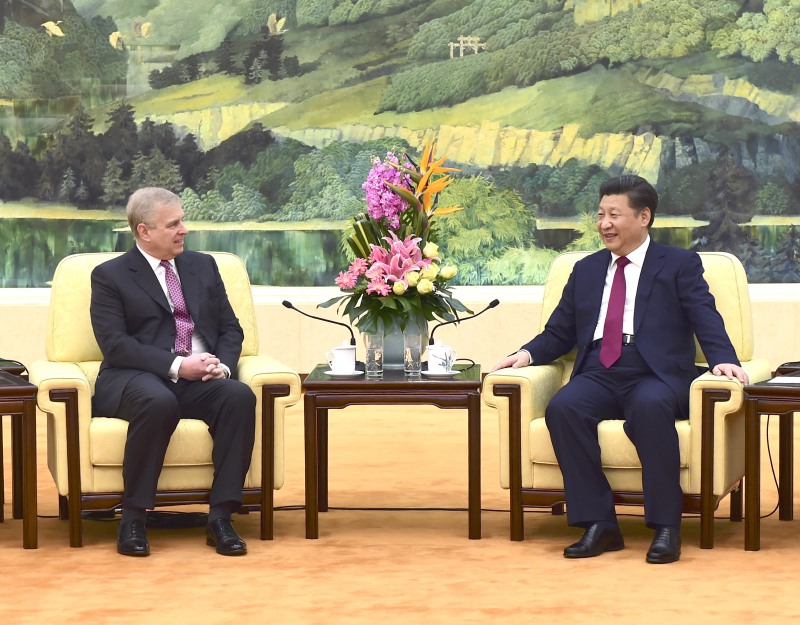4月5日，国家主席习近平在北京人民大会堂会见英国约克公爵安德鲁王子。新华社记者 张铎 摄