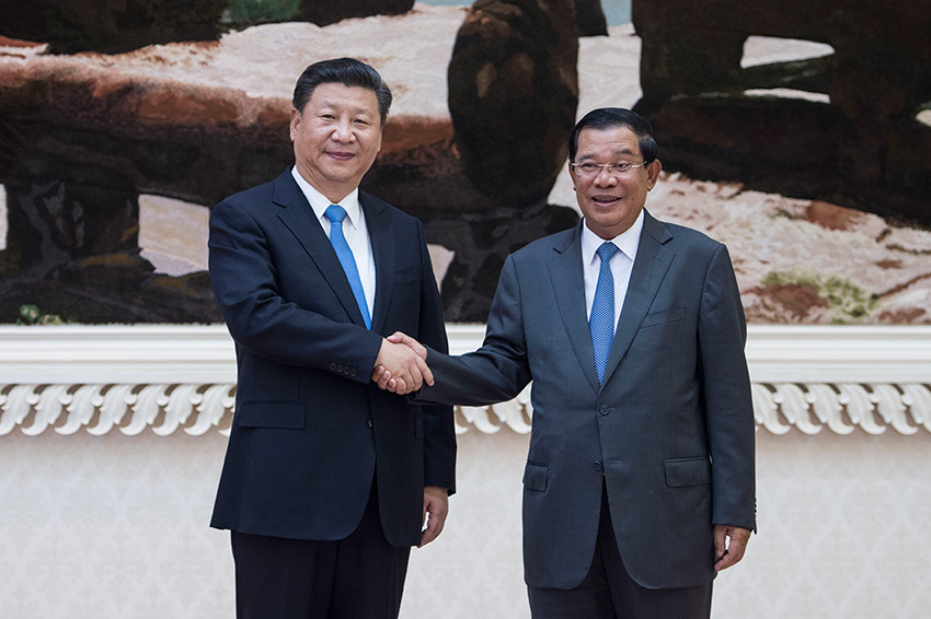 10月13日，國家主席習近平在金邊同柬埔寨首相洪森舉行會談。新華社記者謝環馳攝