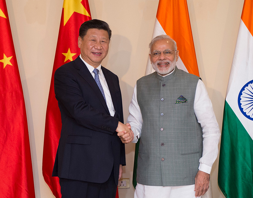 10月15日，國家主席習近平在印度果阿會見印度總理莫迪。新華社記者謝環馳攝