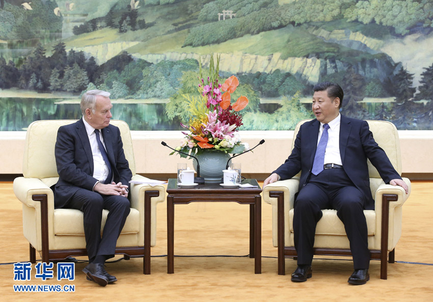 10月31日，國家主席習近平在北京人民大會堂會見法國外長艾羅。新華社記者 龐興雷攝
