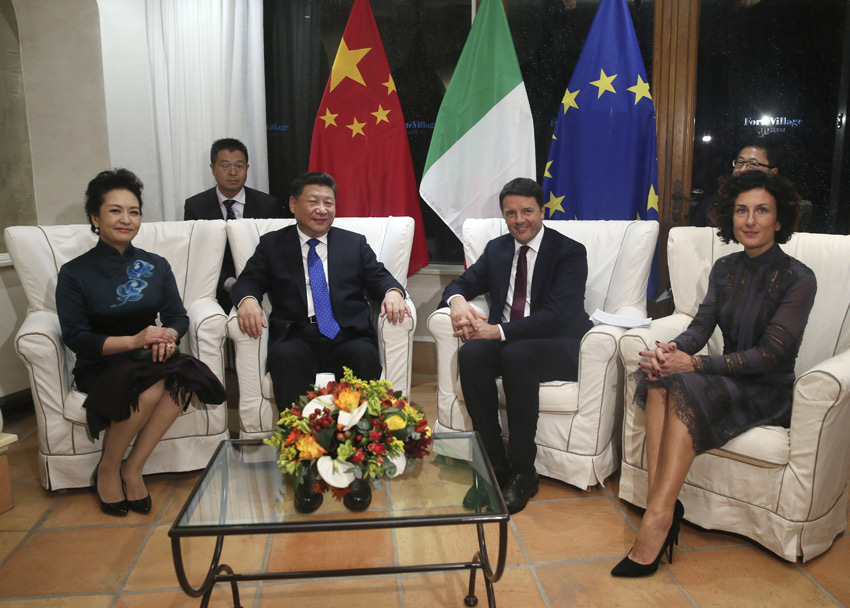 11月16日，國家主席習近平在意大利撒丁島會見意大利總理倫齊。 新華社記者蘭紅光攝