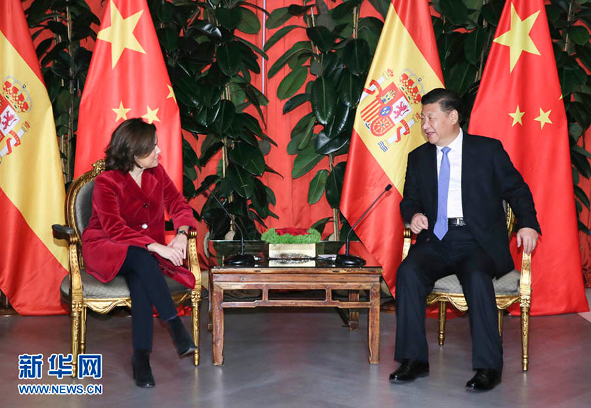 11月24日，國家主席習近平在西班牙大加那利島會見西班牙副首相薩恩斯。 新華社記者 蘭紅光 攝