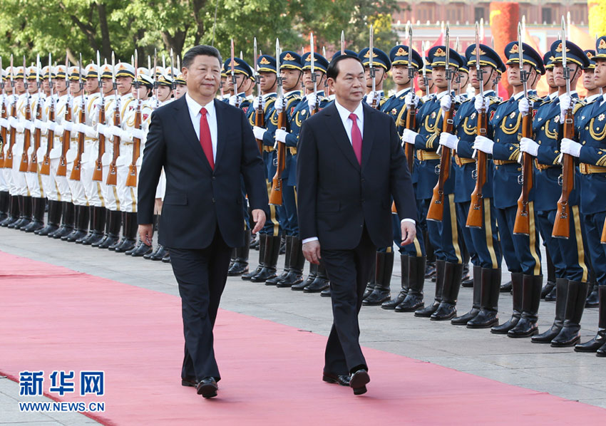 5月11日，國家主席習近平在北京人民大會堂同越南國家主席陳大光舉行會談。這是會談前，習近平在人民大會堂東門外廣場為陳大光舉行歡迎儀式。新華社記者 姚大偉 攝