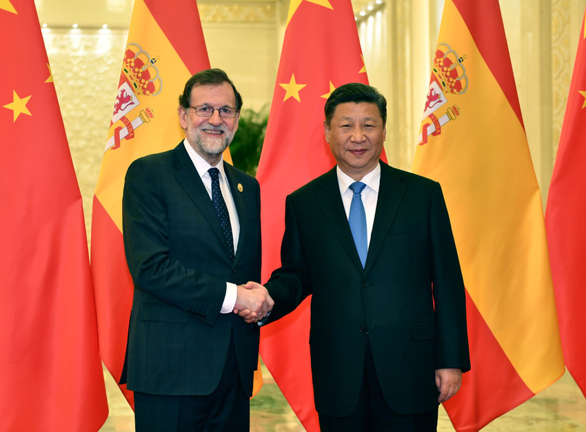 5月13日，國家主席習近平在北京人民大會堂會見來華出席“一帶一路”國際合作高峰論壇的西班牙首相拉霍伊。 新華社記者 李濤 攝