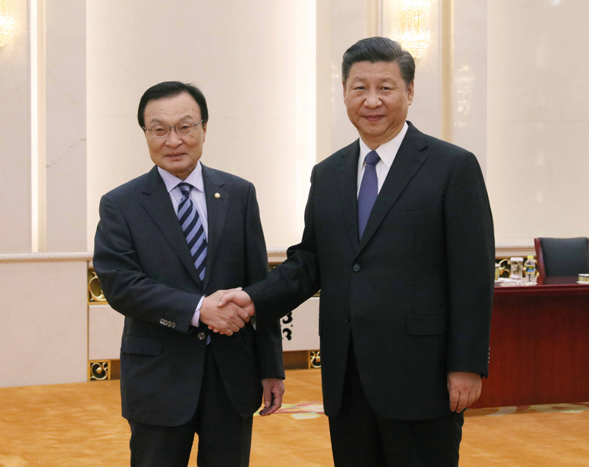 5月19日，國家主席習近平在北京人民大會堂會見韓國總統特使李海瓚。新華社記者 劉衛兵攝
