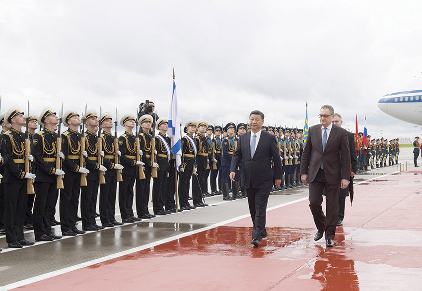 7月3日，國家主席習近平乘專機抵達莫斯科，開始對俄羅斯聯邦進行國事訪問。這是習近平出席機場歡迎儀式。 新華社記者 李學仁 攝