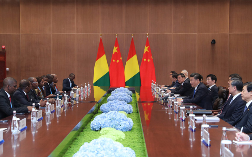 9月5日，國家主席習近平在廈門會見來華出席新興市場國家與發展中國家對話會的幾內亞總統孔戴。 新華社記者 鞠鵬 攝