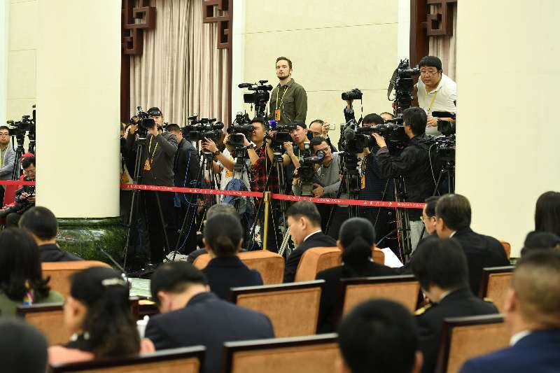 10月19日，中國共產黨第十九次全國代表大會部分代表團討論向中外記者開放。（人民網記者 雷聲 攝）