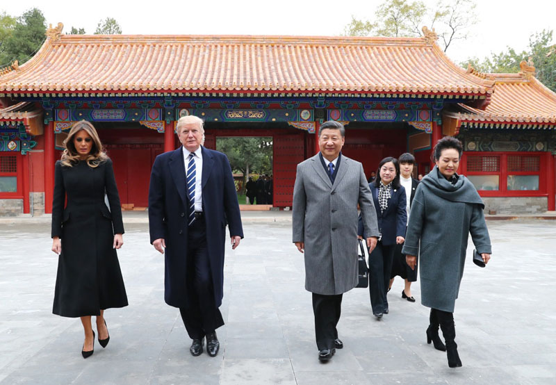 11月8日下午，國家主席習近平和夫人彭麗媛在北京故宮博物院迎接來華進行國事訪問的美國總統特朗普和夫人梅拉尼婭。兩國元首夫婦在寶蘊樓簡短茶敘。新華社記者 謝環馳 攝