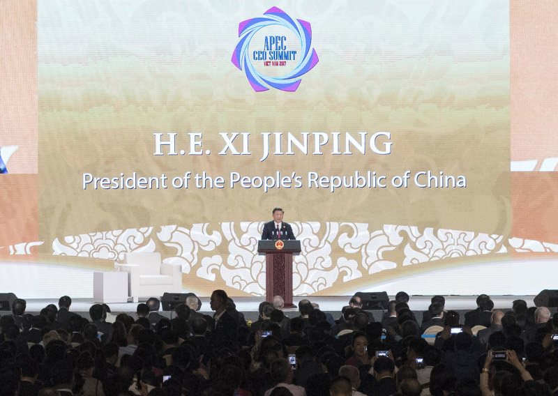 11月10日，國家主席習近平應邀出席在越南峴港舉行的亞太經合組織工商領導人峰會並發表題為《抓住世界經濟轉型機遇謀求亞太更大發展》的主旨演講。 新華社記者 王曄 攝