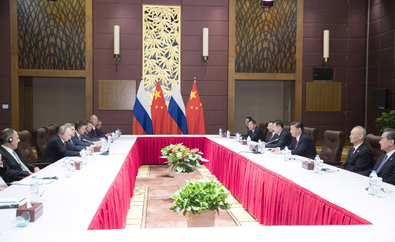 11月10日，國家主席習近平在越南峴港會見俄羅斯總統普京。新華社記者 蘭紅光 攝