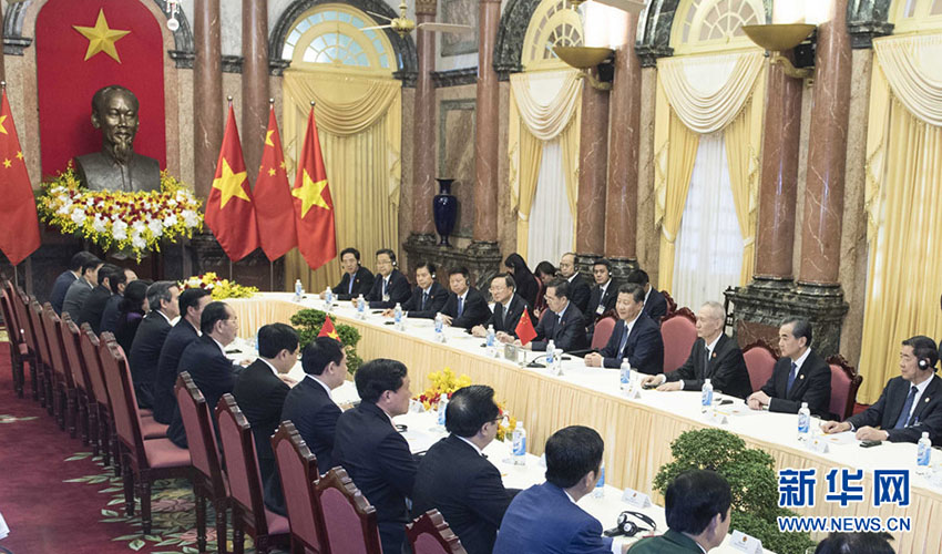 11月13日，中共中央總書記、國家主席習近平在河內主席府同越南國家主席陳大光舉行會談。 新華社記者 李濤 攝