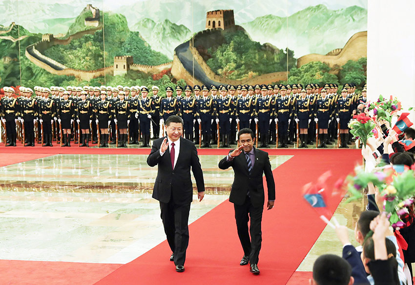 12月7日，国家主席习近平在北京人民大会堂同来华进行国事访问的马尔代夫总统亚明举行会谈。这是会谈前，习近平在人民大会堂北大厅为亚明举行欢迎仪式。新华社记者 庞兴雷 摄
