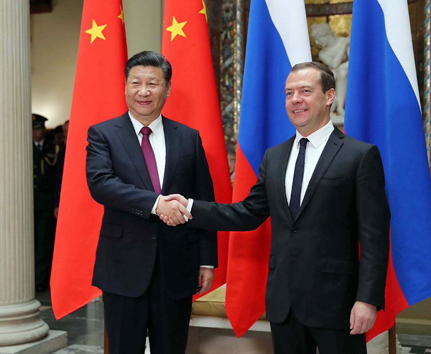 7月4日，國家主席習近平在莫斯科會見俄羅斯總理梅德韋杰夫。新華社記者 劉衛兵 攝