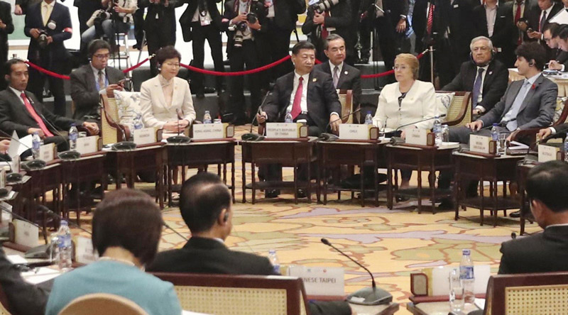 11月10日，國家主席習近平出席在越南峴港舉行的亞太經合組織領導人與東盟領導人對話會。 新華社記者 丁林 攝