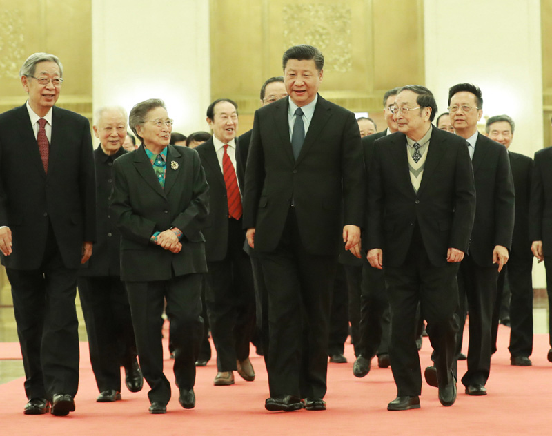 2月6日，習近平、俞正聲、汪洋、王滬寧、韓正等在北京人民大會堂同黨外人士座談並共迎新春。 新華社記者 丁林 攝