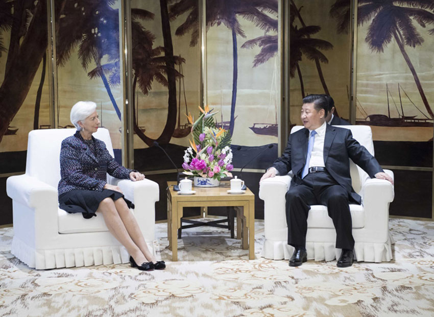 4月10日，國家主席習近平在海南省博鰲國賓館會見國際貨幣基金組織總裁拉加德。 新華社記者 李濤 攝