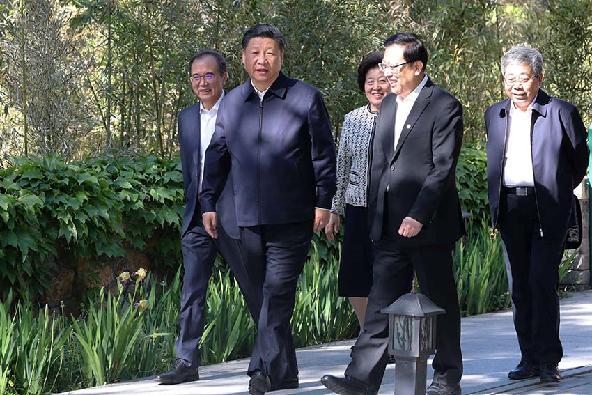 5月2日，中共中央總書記、國家主席、中央軍委主席習近平來到北京大學考察。新華社發（盛佳鵬攝）