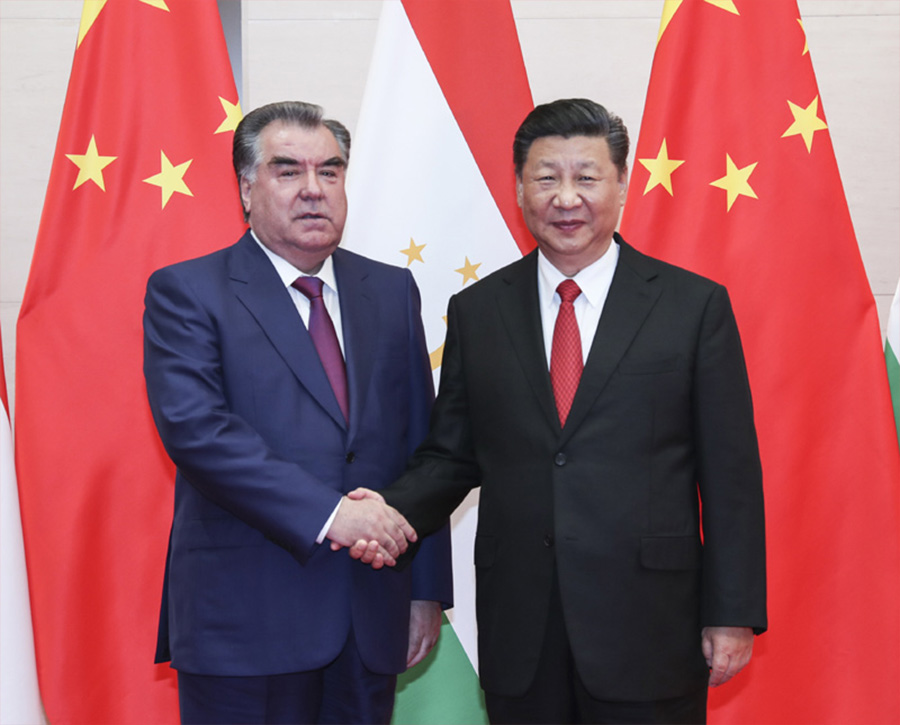 6月9日，國家主席習近平在青島會見塔吉克斯坦總統拉赫蒙。新華社記者謝環馳攝