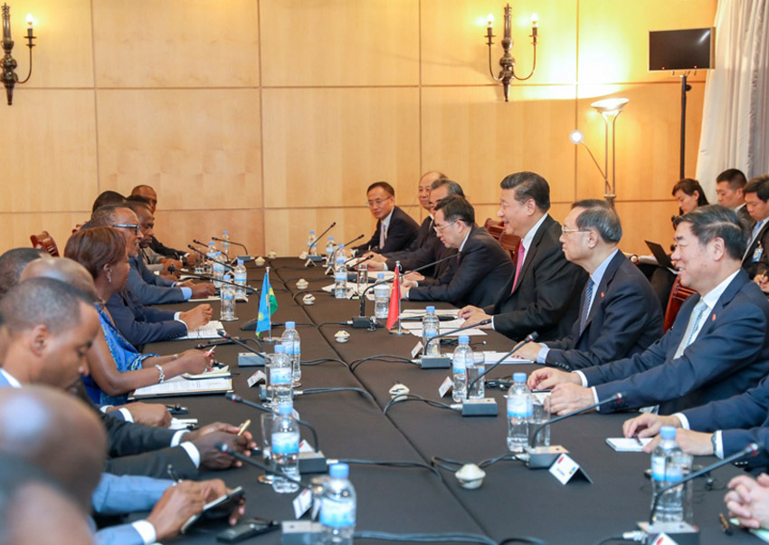 7月23日，國家主席習近平在基加利同盧旺達總統卡加梅舉行會談。新華社記者 謝環馳 攝