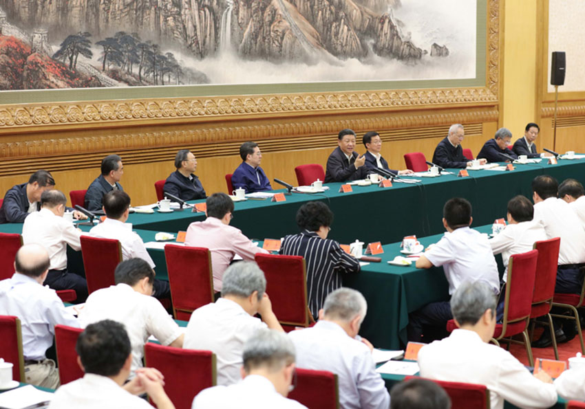8月27日，中共中央總書記、國家主席、中央軍委主席習近平在北京人民大會堂出席推進“一帶一路”建設工作5周年座談會並發表重要講話。 新華社記者黃敬文攝