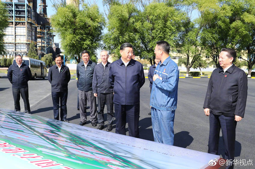 9月27日，中共中央總書記、國家主席、中央軍委主席習近平開始在遼寧考察。這是習近平在中國石油遼陽石化公司考察。新華社記者 謝環馳 攝