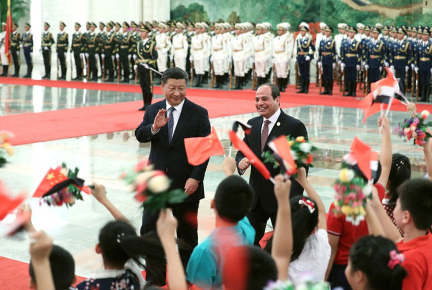 9月1日，国家主席习近平在北京人民大会堂同埃及总统塞西举行会谈。这是会谈前，习近平在人民大会堂北大厅为塞西举行欢迎仪式。新华社记者 庞兴雷 摄