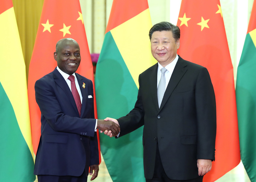 9月5日，国家主席习近平在北京人民大会堂会见几内亚比绍总统瓦斯。新华社记者 黄敬文 摄