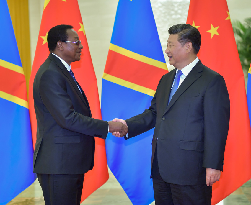 9月6日，国家主席习近平在北京人民大会堂会见刚果民主共和国总理奇巴拉。新华社记者 李涛 摄