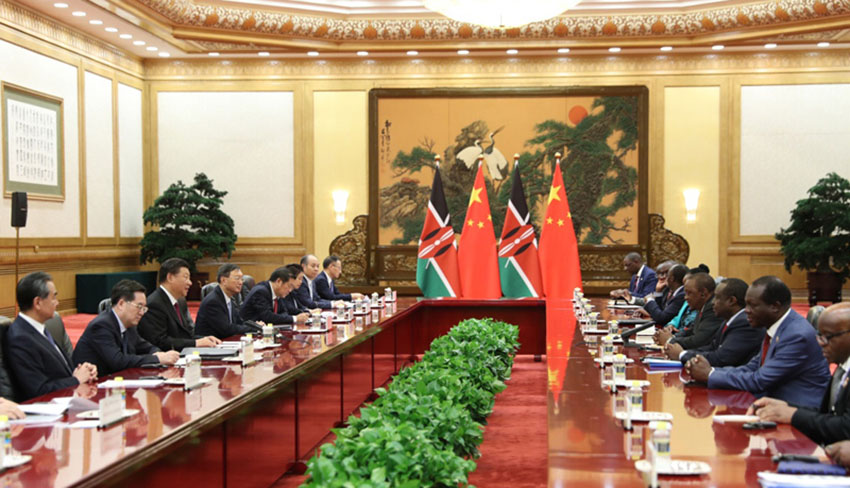 9月4日，国家主席习近平在北京人民大会堂会见肯尼亚总统肯雅塔。新华社记者 鞠鹏 摄