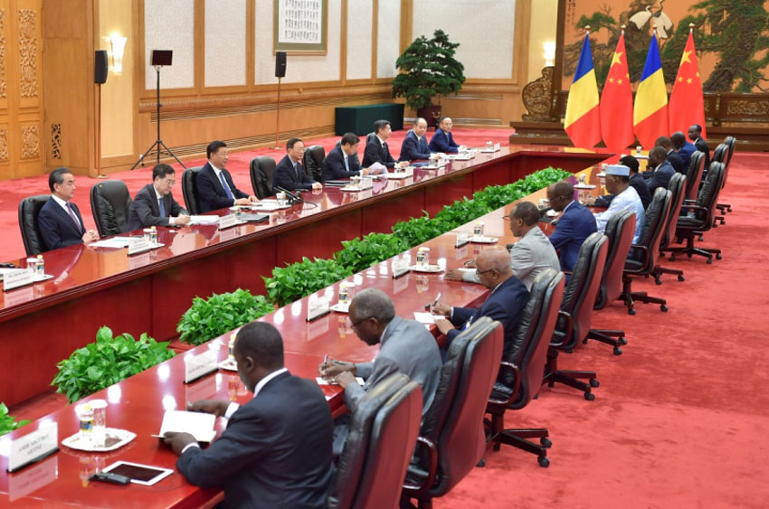 9月5日，国家主席习近平在北京人民大会堂会见乍得总统代比。新华社记者 李涛 摄