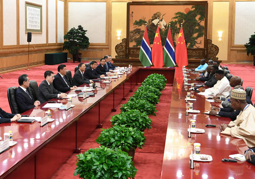 9月6日，国家主席习近平在北京人民大会堂会见冈比亚总统巴罗。新华社记者 高洁 摄