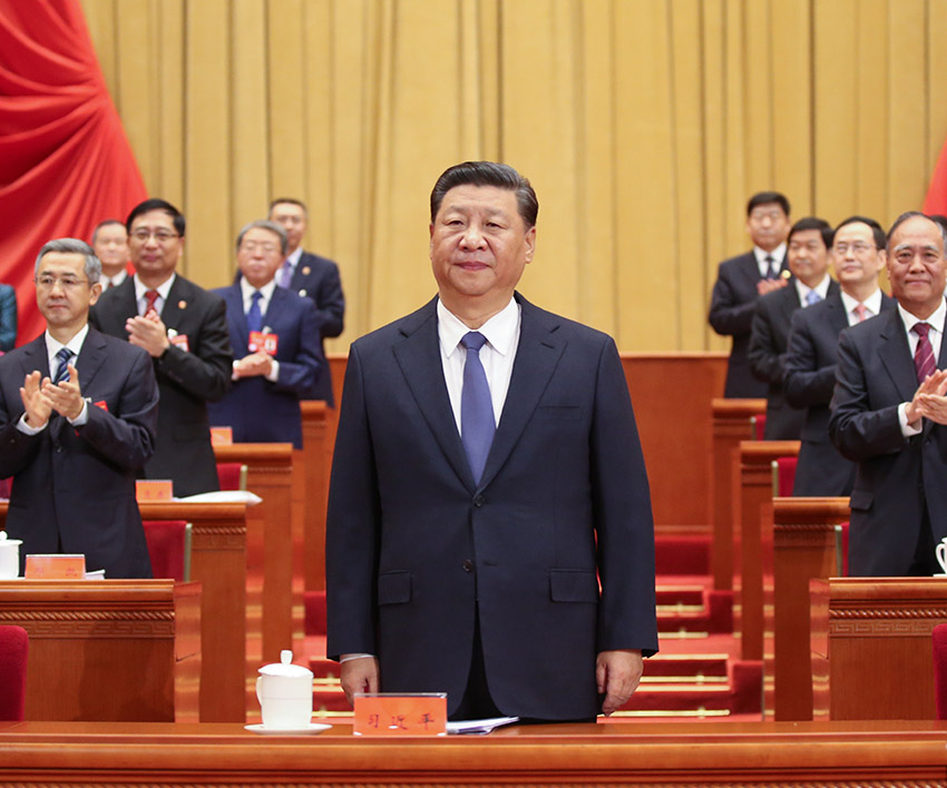 10月22日，中國工會第十七次全國代表大會在北京人民大會堂開幕。這是中共中央總書記、國家主席、中央軍委主席習近平在主席台向與會代表致意。新華社記者 姚大偉 攝