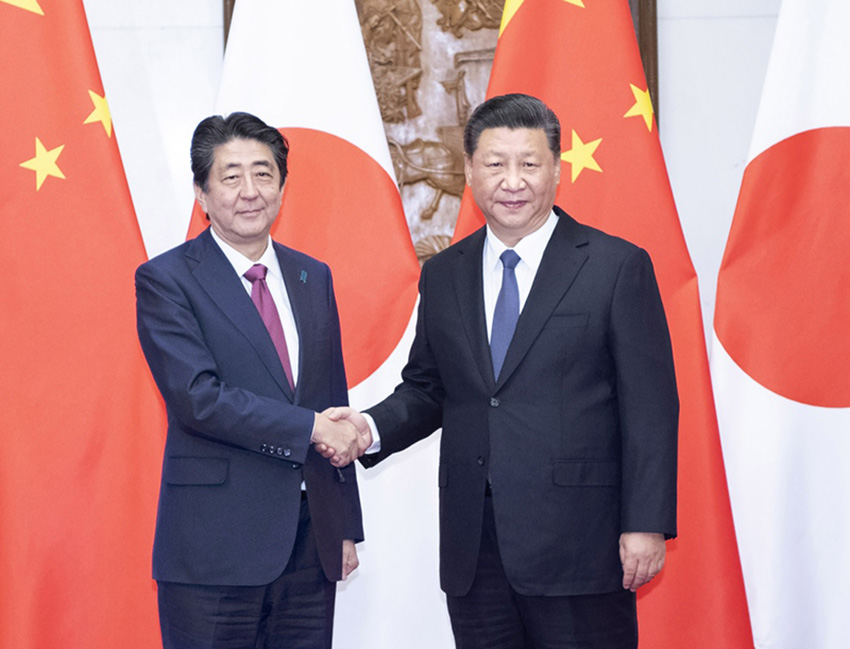 10月26日，國家主席習近平在北京釣魚台國賓館會見來華進行正式訪問的日本首相安倍晉三。 新華社記者李濤攝