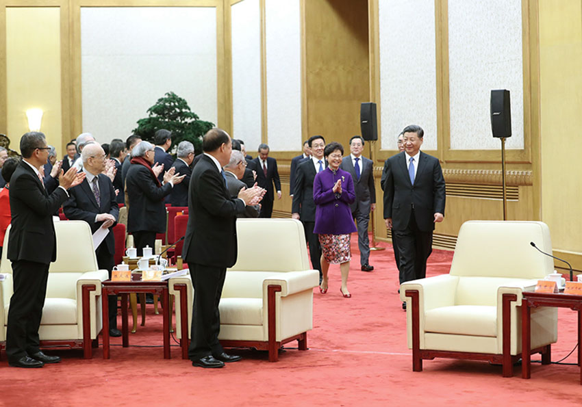 11月12日，國家主席習近平在北京人民大會堂會見香港澳門各界慶祝國家改革開放40周年訪問團。 新華社記者 王曄 攝