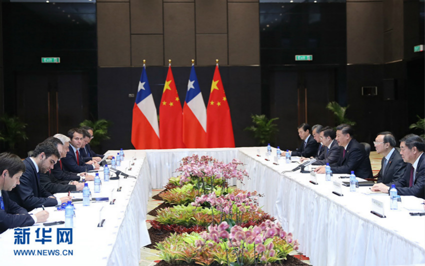 11月17日，國家主席習近平在莫爾茲比港會見智利總統皮涅拉。 新華社記者 鞠鵬 攝