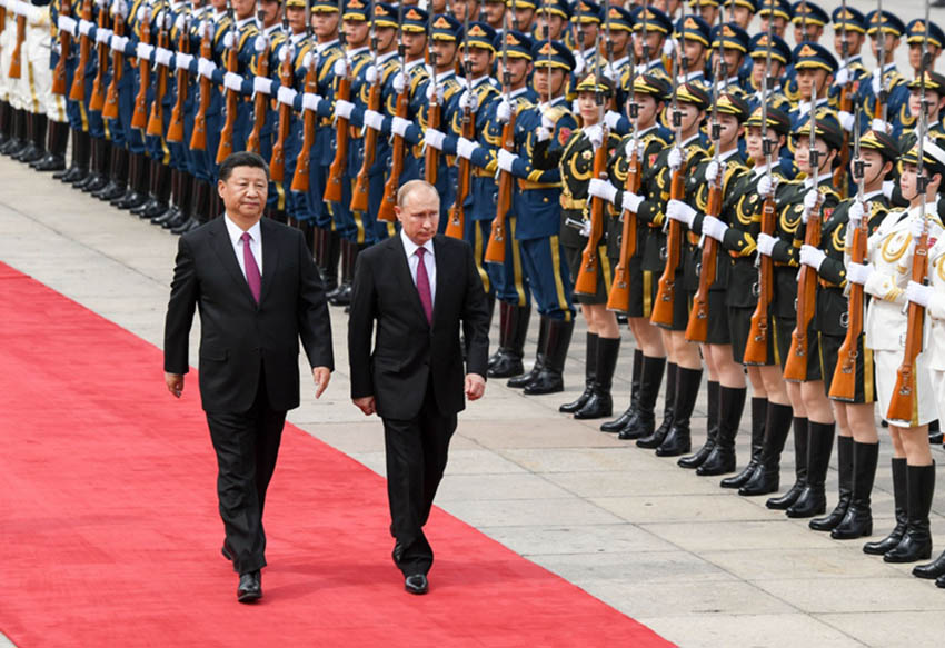 2018年6月8日，國家主席習近平在北京人民大會堂同俄羅斯總統普京舉行會談。這是會談前，習近平在人民大會堂東門外廣場為普京舉行歡迎儀式。新華社記者 陳曄華 攝