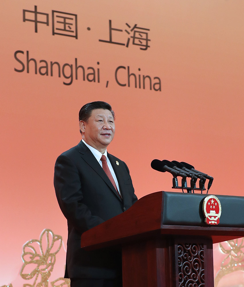 11月4日晚，國家主席習近平和夫人彭麗媛在上海舉行宴會，歡迎出席首屆中國國際進口博覽會的各國貴賓。這是習近平發表致辭。 新華社記者 謝環馳 攝